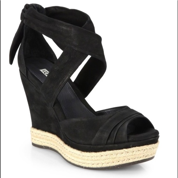Shoes - UGG LUCY PLAT FORM WEDGE